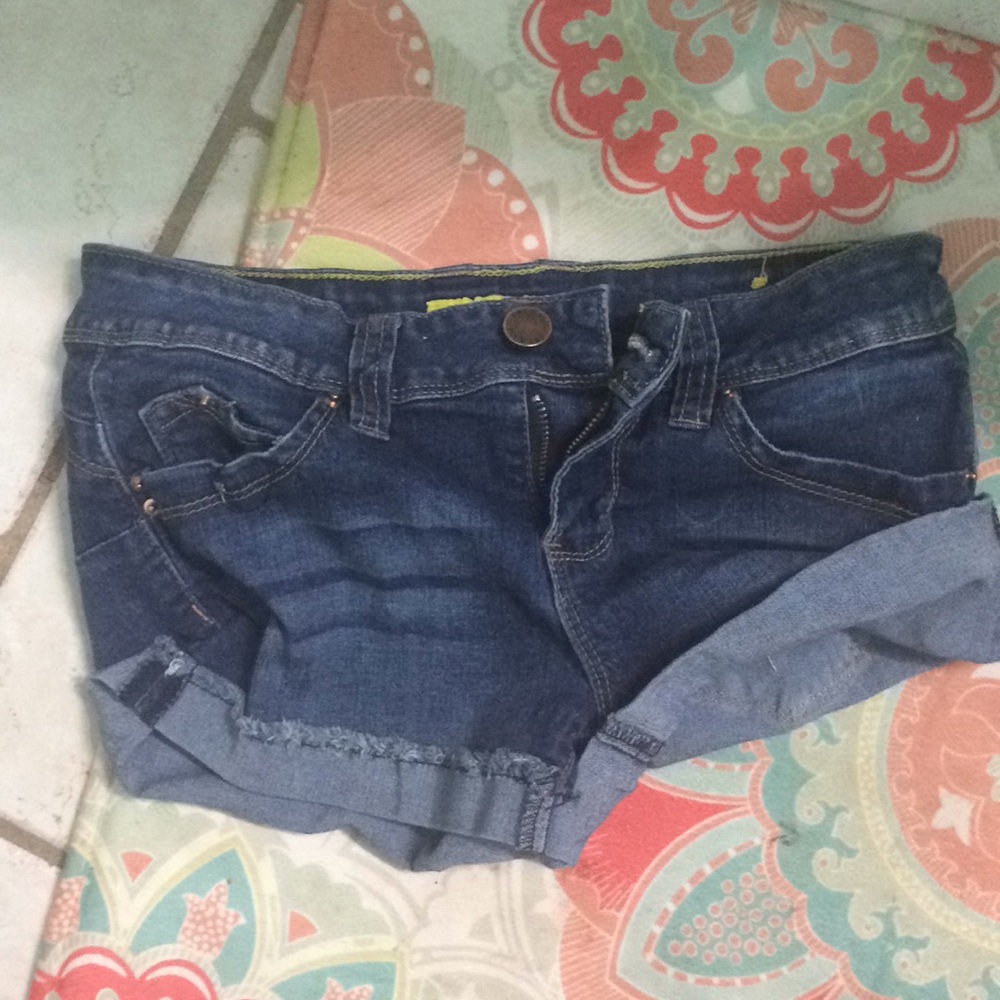 wanna betta butt Jean shorts